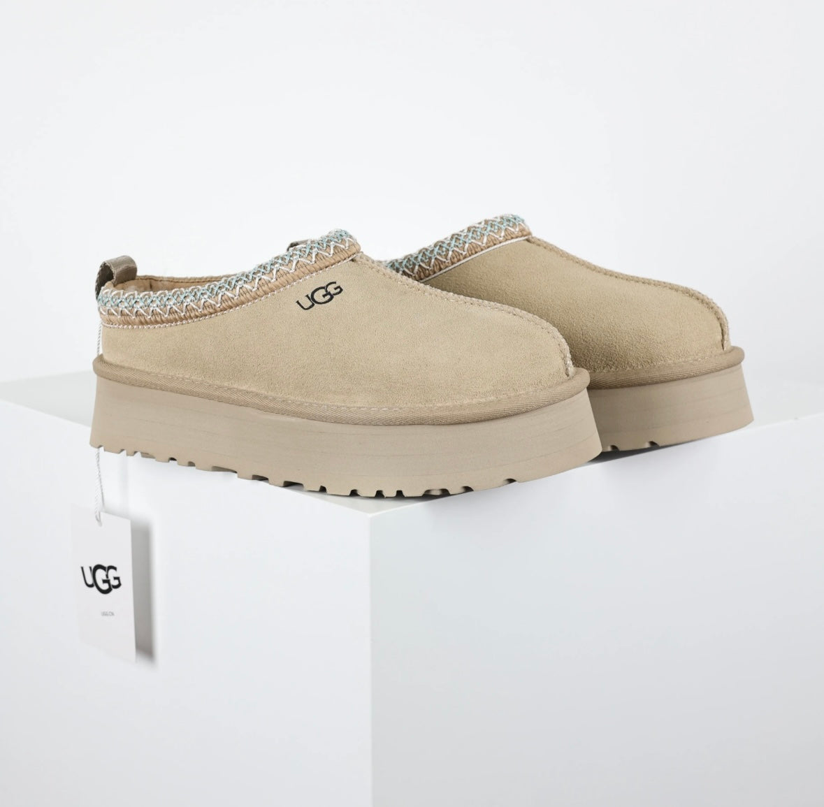 UGG