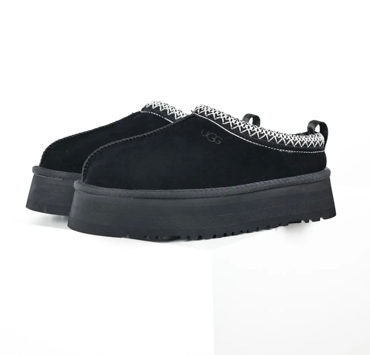 UGG (Black)